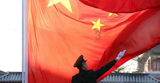 男生和女生是好朋友，为什么其他同事和领导以为他俩在一起啊？游戏画面